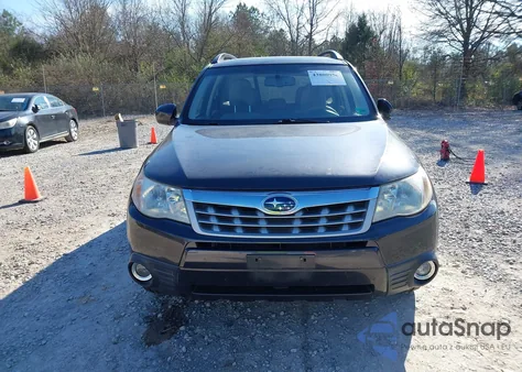 2013 Subaru Forester 2.5X Premium из США, поврежденный, VIN JF2SHADC1DH443701